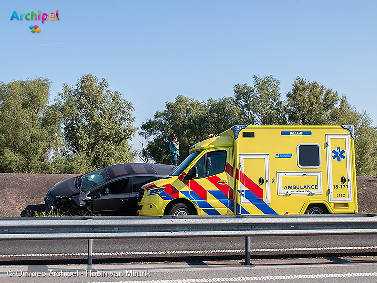 Foto behorende bij Aanrijding met twee voertuigen op de N59