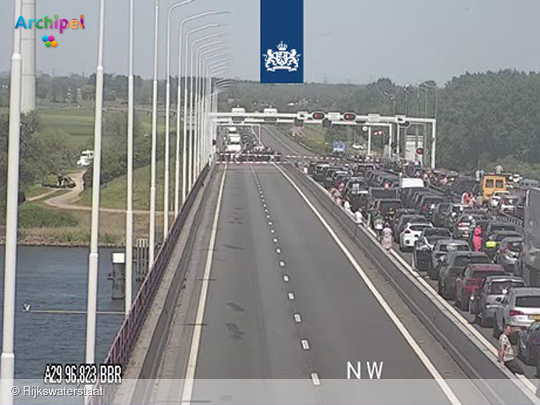 Foto behorende bij Storing Haringvlietbrug, in beide richtingen afgesloten
