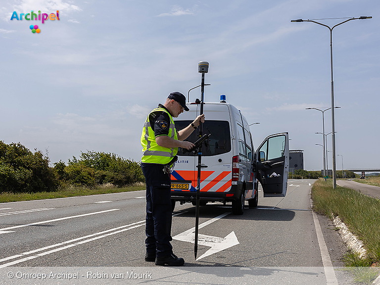 Foto behorende bij Drie gewonden bij ongeval N57 Brouwersdam
