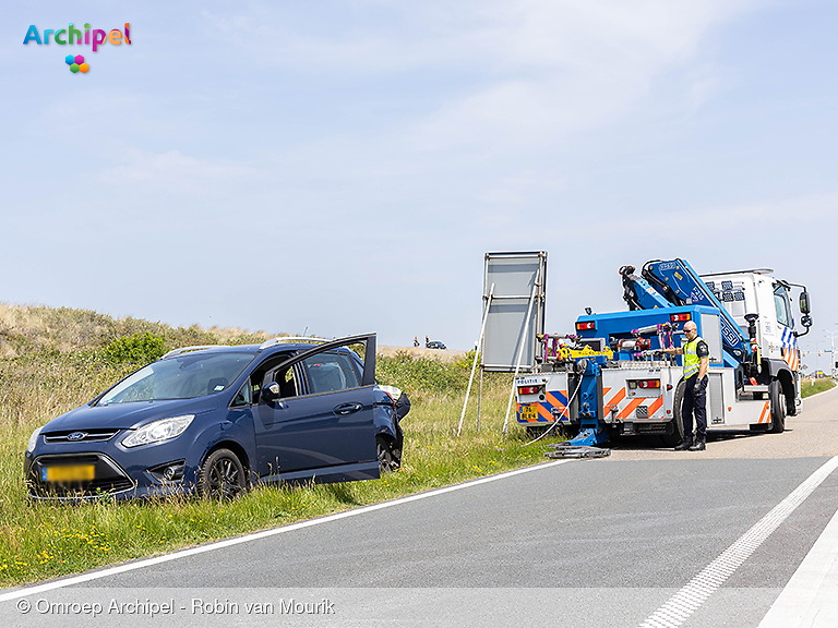 Foto behorende bij Drie gewonden bij ongeval N57 Brouwersdam