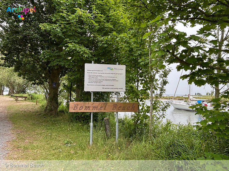 Foto behorende bij Voortaan ook zwemadvies voor verborgen strandje in Den Bommel