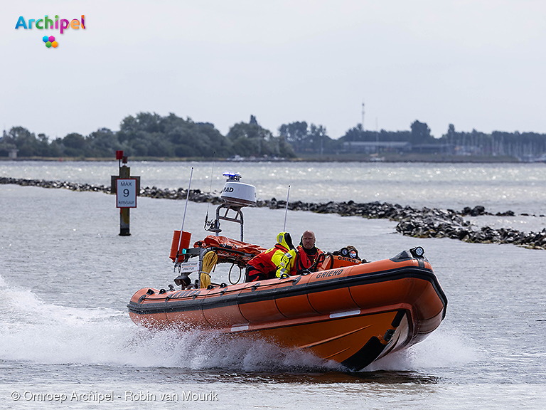 Foto behorende bij Brandweer en KNRM rukken uit voor surfer in nood