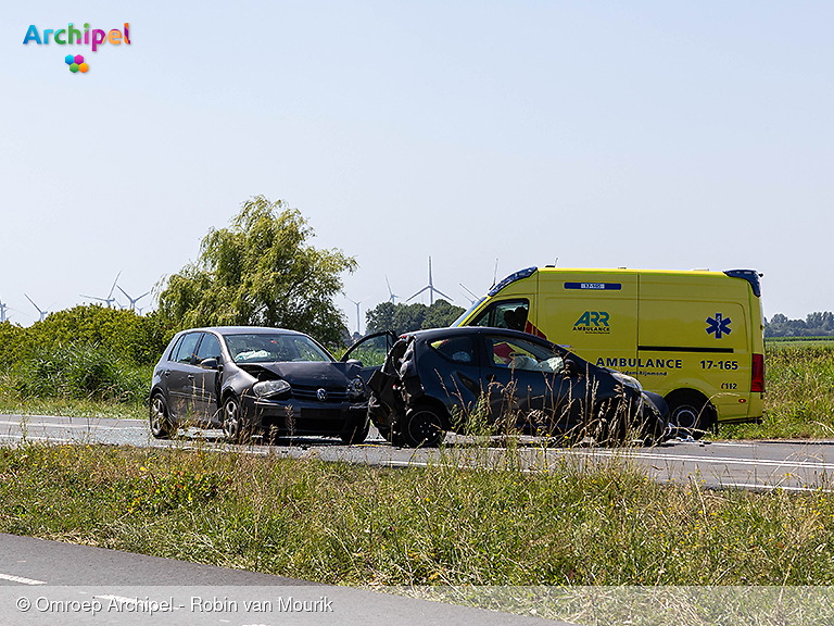 Foto behorende bij Drie voertuigen betrokken bij ongeval op N215