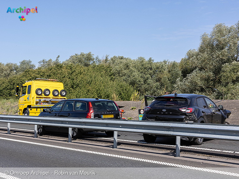 Foto behorende bij Ongeval met vier voertuigen veroorzaakt lange files