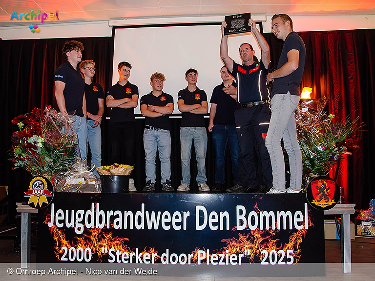 Foto behorende bij Jeugdbrandweer Den Bommel al 25 jaar "sterker door plezier"