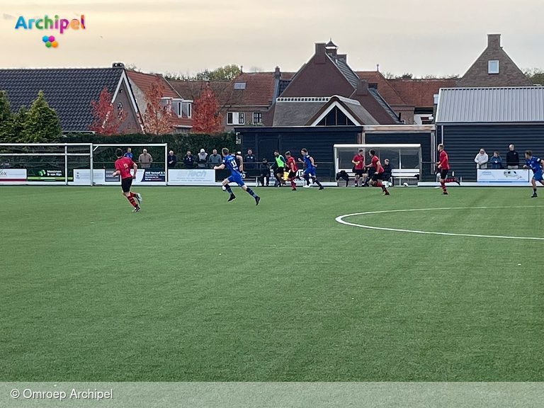 Stolwijk stunt tegen De Jonge Spartaan en bekert verder