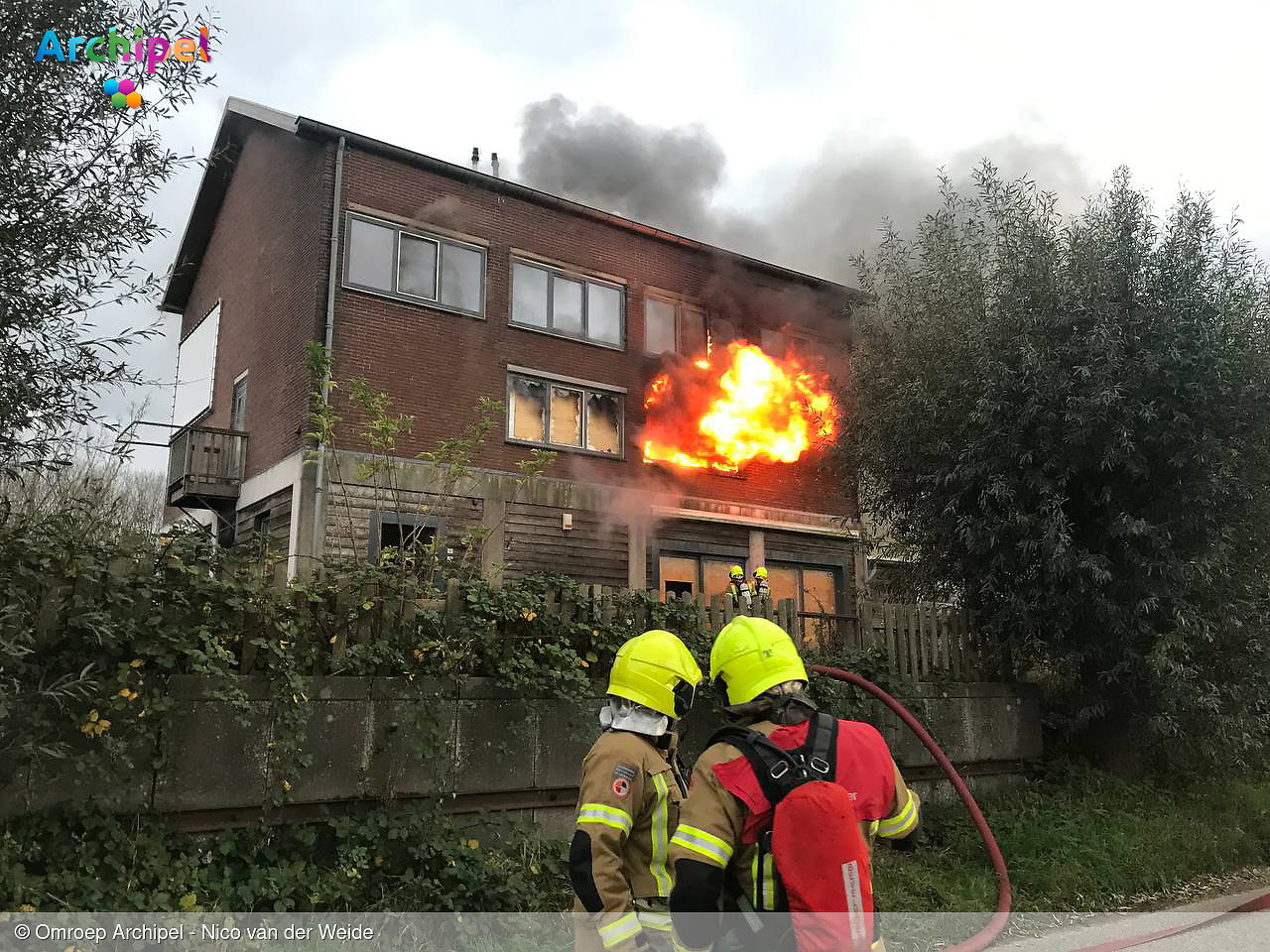 Foto behorende bij Grote brand in leegstaand pand in Middelharnis