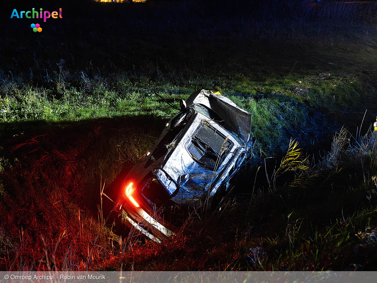 Foto behorende bij Automobilist belandt in sloot en blaast positieve alcoholtest