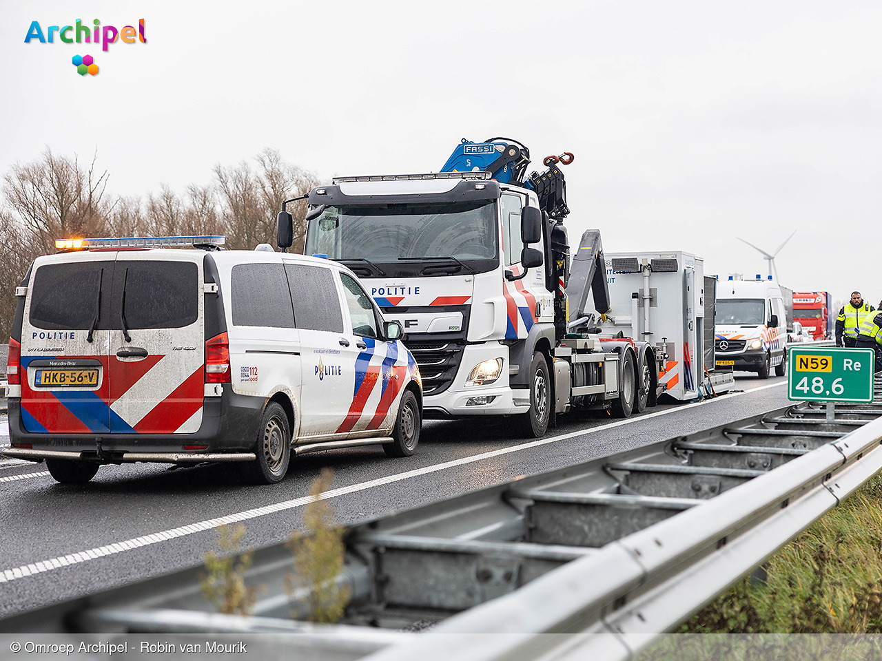 Foto behorende bij Persoon overleden na aanrijding met vrachtwagen op de N59