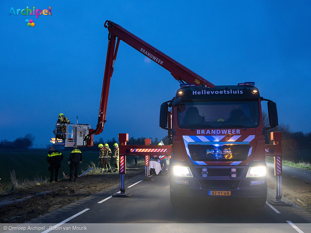 Foto behorende bij Automobilist rijdt van vernieuwde Oudelandsedijk bij Sommelsdijk