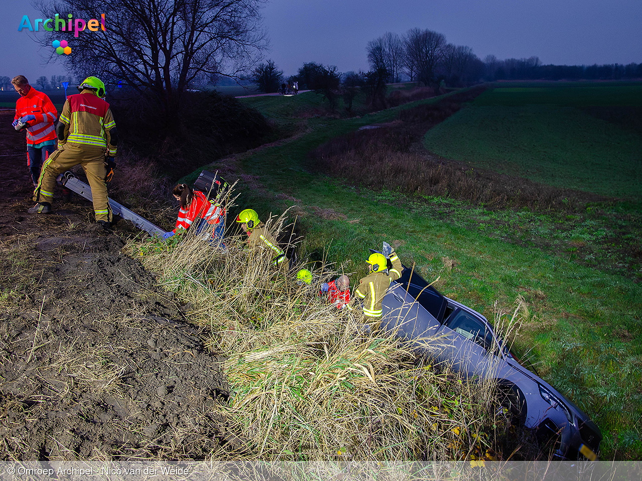 Foto behorende bij Automobilist rijdt van vernieuwde Oudelandsedijk bij Sommelsdijk
