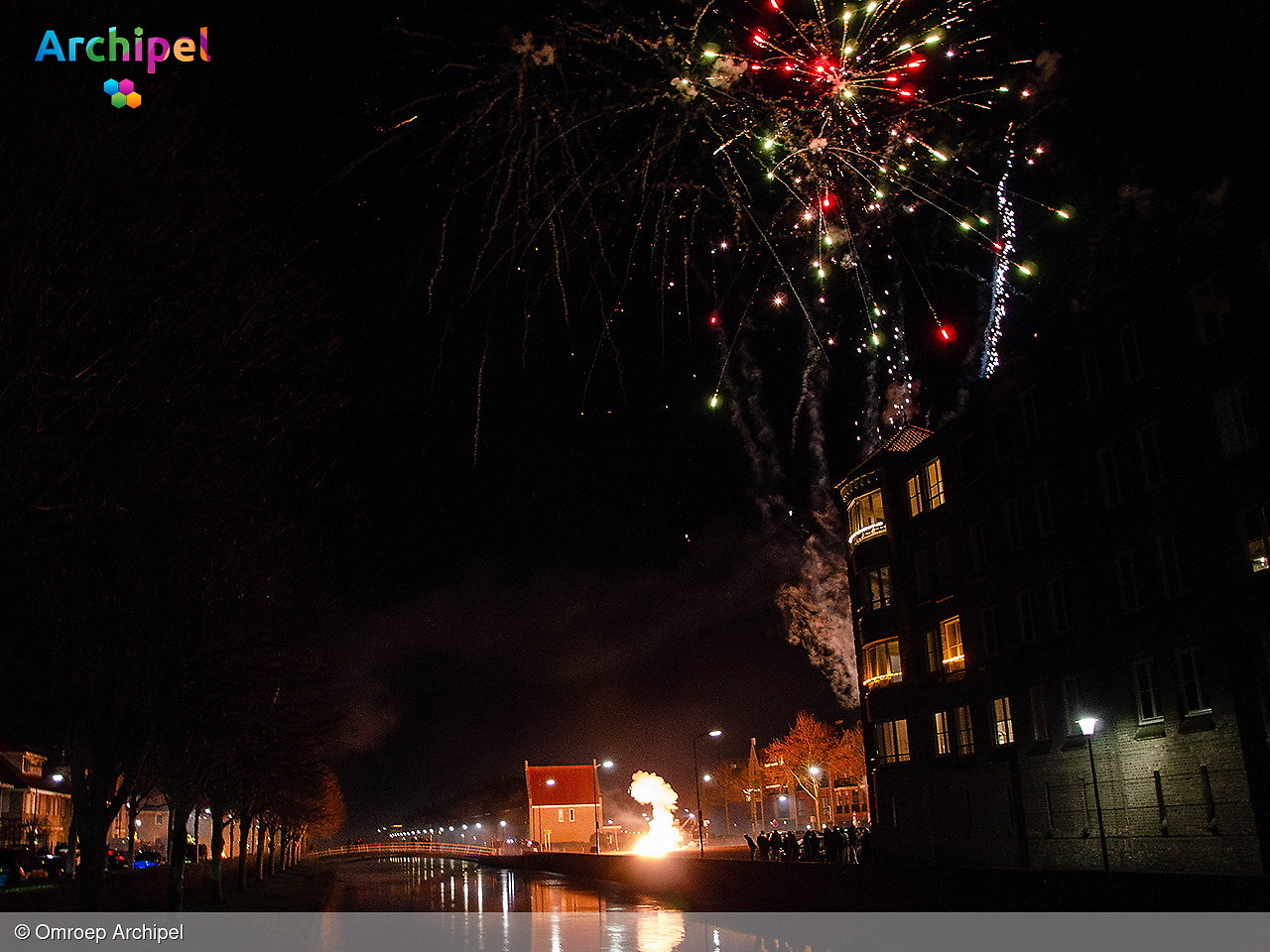 Foto behorende bij Onrustige avond in Middelharnis: politie voert charges uit