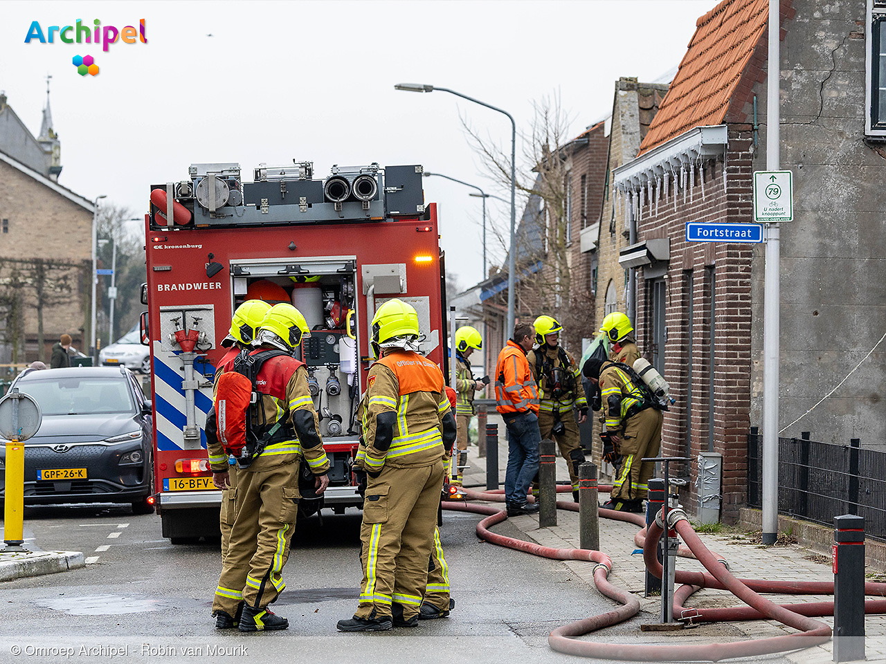 Foto behorende bij Brandweer ingezet bij woning vol rook in Herkingen