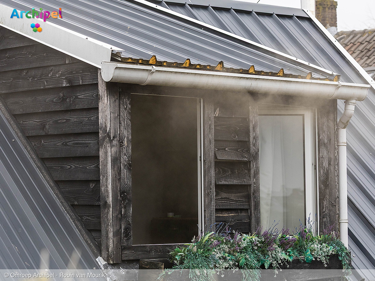 Foto behorende bij Brandweer ingezet bij woning vol rook in Herkingen