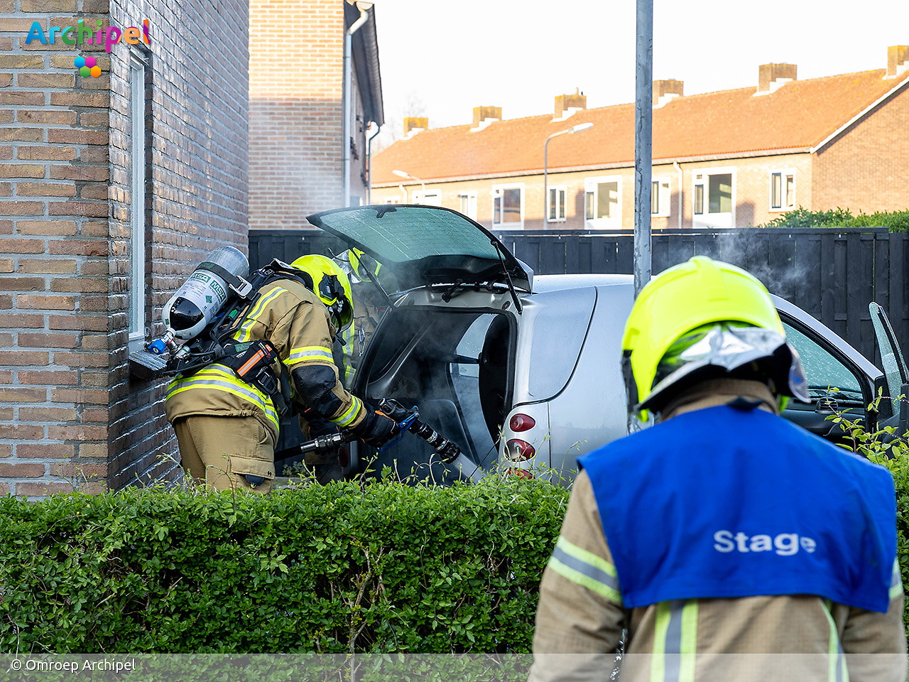 Foto behorende bij Auto vliegt in brand tijdens starten