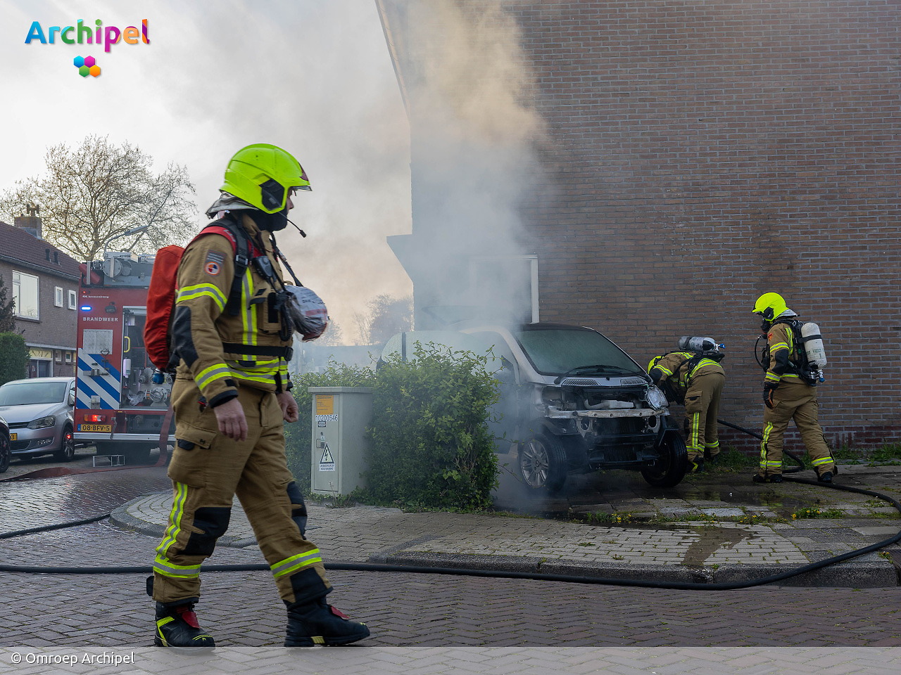 Foto behorende bij Auto vliegt in brand tijdens starten