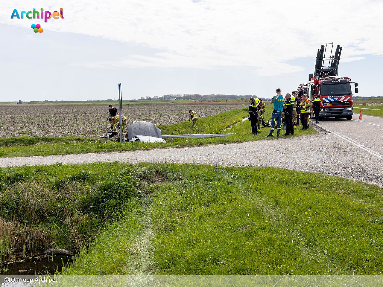 Foto behorende bij Auto raakt te water bij Ouddorp
