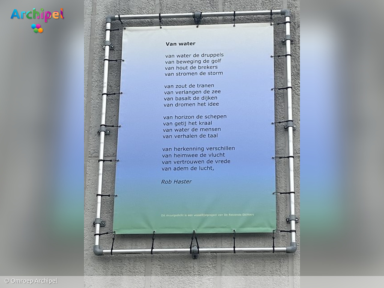 Nieuw gedicht op gemeentehuis met open einde - FlakkeeNieuws Goeree-Overflakkee