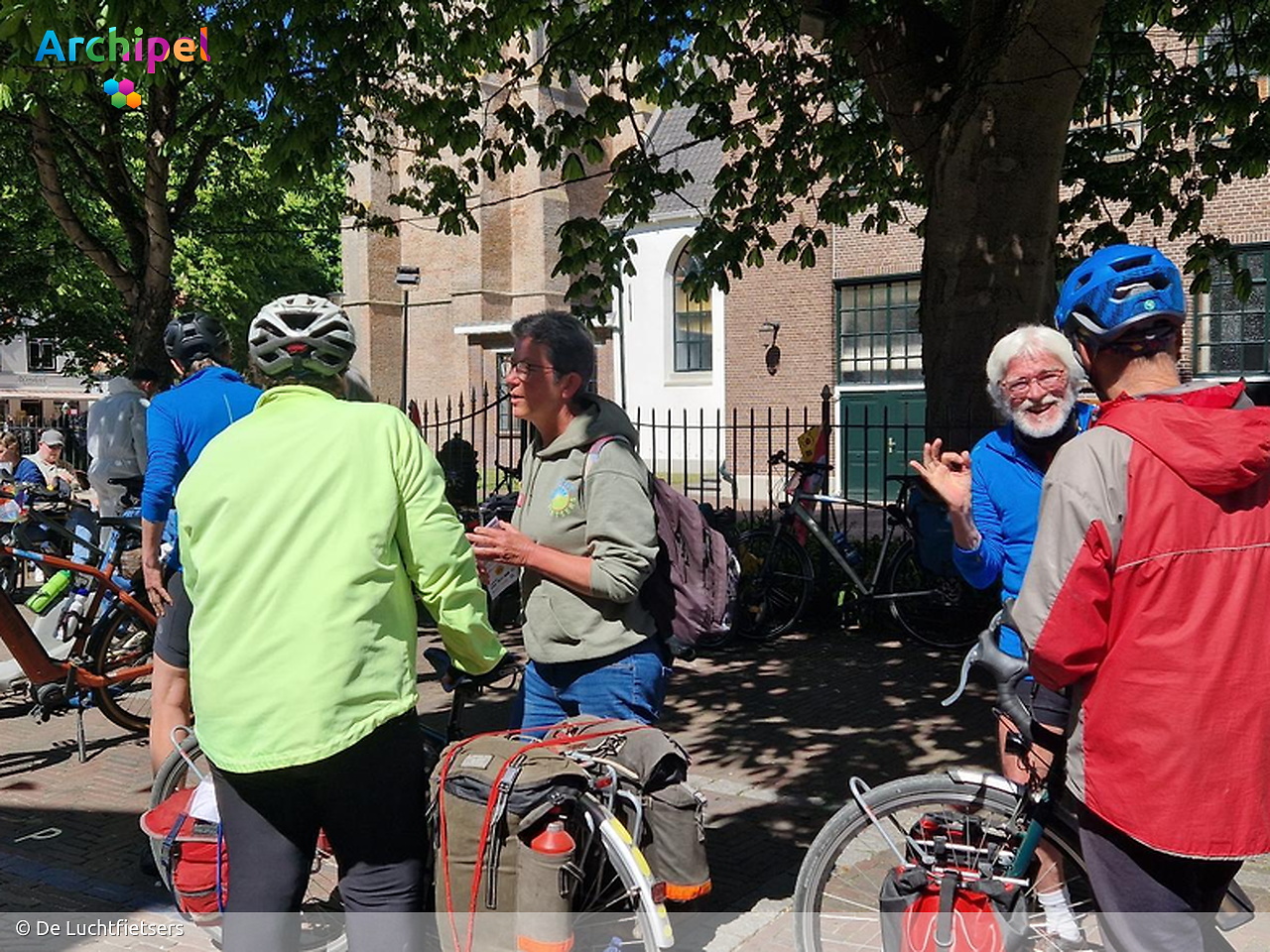 De luchtfietsers op herdenkingstocht over Goeree-Overflakkee - FlakkeeNieuws Goeree-Overflakkee