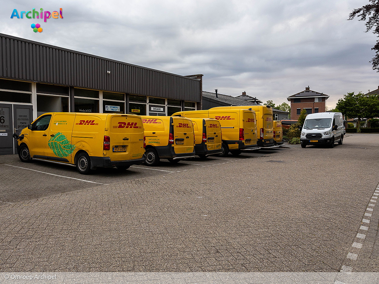 Omwonenden zijn overlast van DHL-punt in Sommelsdijk zat - FlakkeeNieuws Goeree-Overflakkee