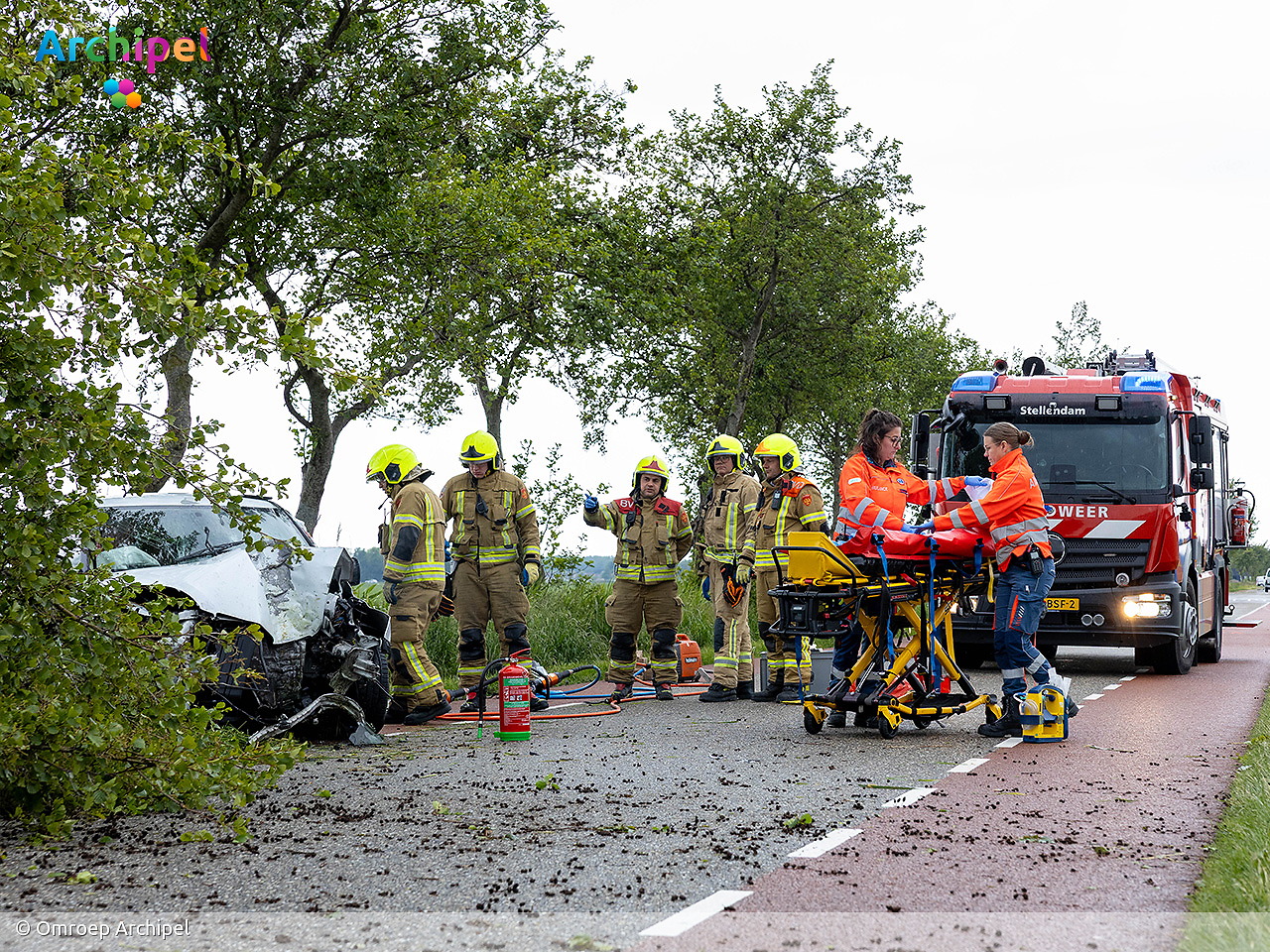 Foto behorende bij Brandweer bevrijdt slachtoffer na ongeval op Plaatweg