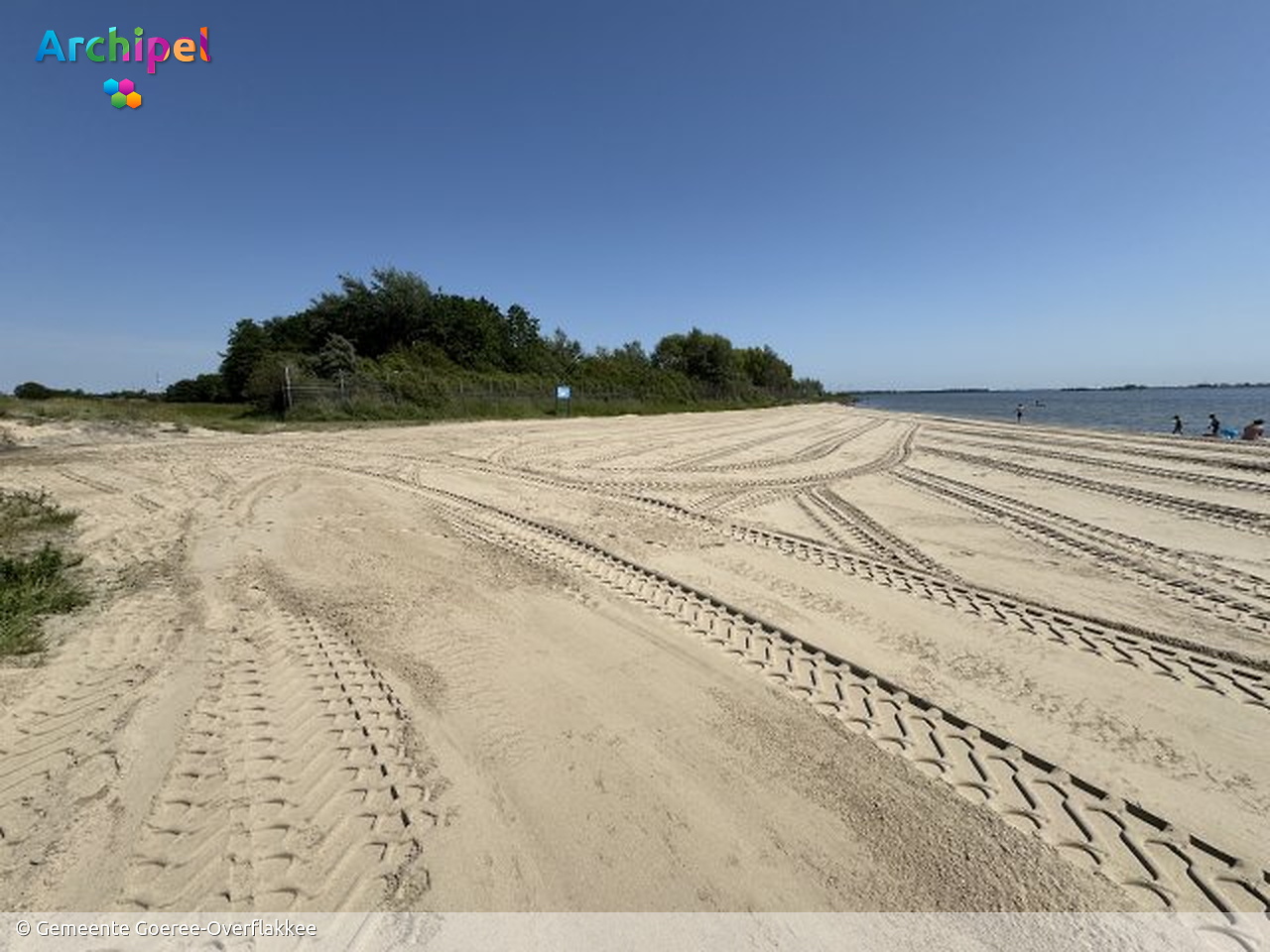 Opknapbeurt strandje Herkingen sneller klaar dan verwacht - FlakkeeNieuws Goeree-Overflakkee