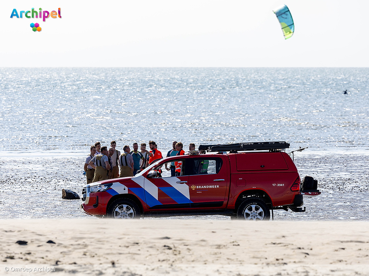 Foto behorende bij Persoon uit water gehaald en overleden op strand Brouwersdam