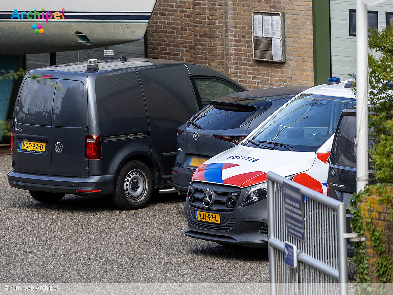 Foto behorende bij Gewonde man aangetroffen op boot in Herkingen, vrouw aangehouden