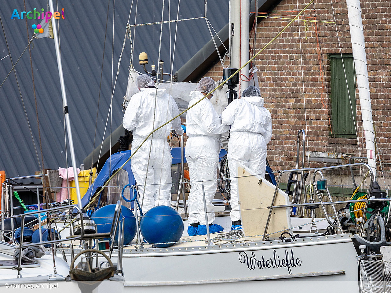 Foto behorende bij Gewonde man aangetroffen op boot in Herkingen, vrouw aangehouden
