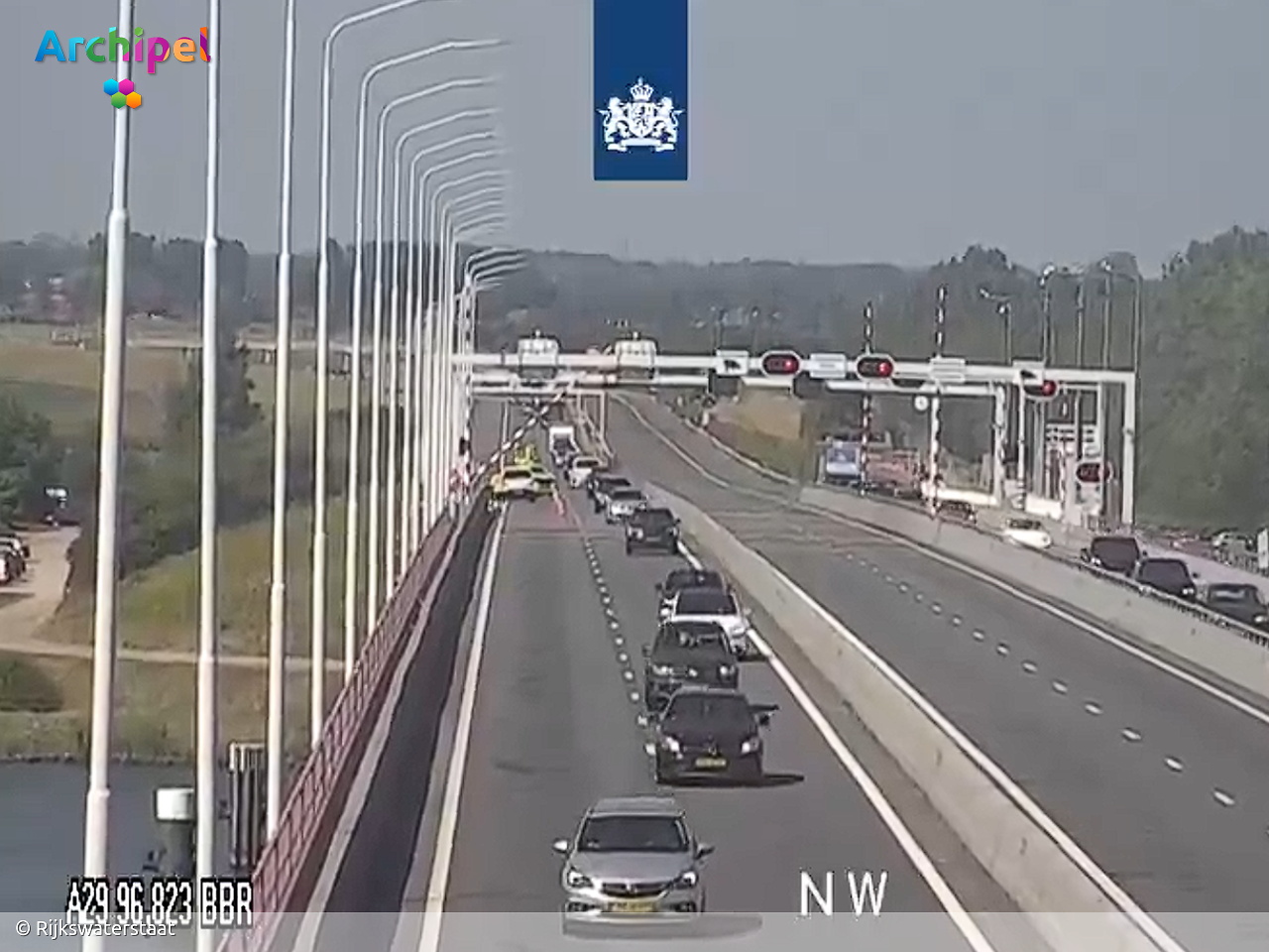 Tweede aanrijding met slagboom op Haringvlietbrug in vier dagen - FlakkeeNieuws Goeree-Overflakkee