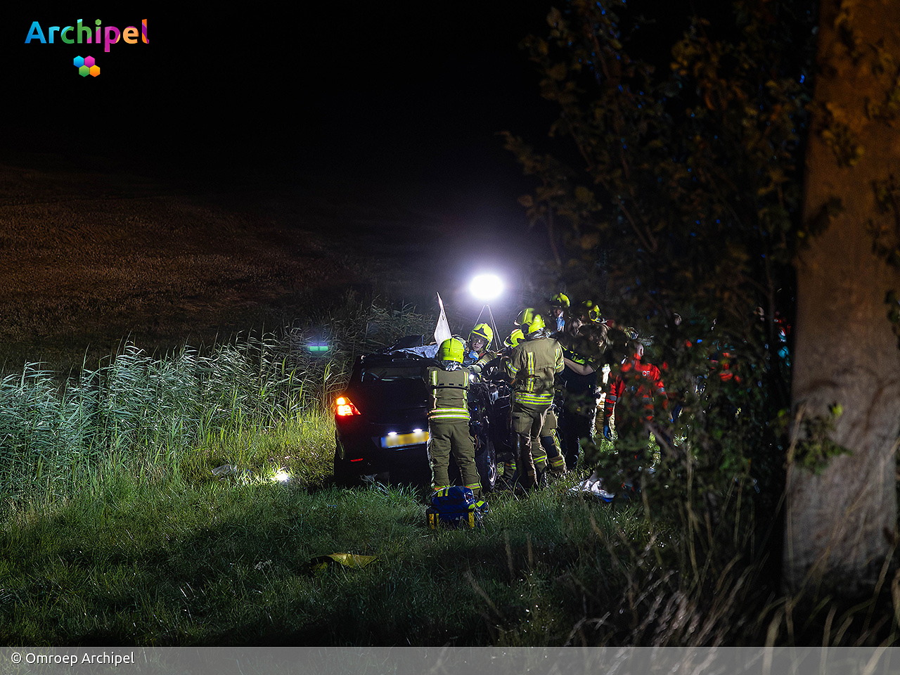 Foto behorende bij Twee personen overleden, één zwaargewond bij eenzijdig ongeval