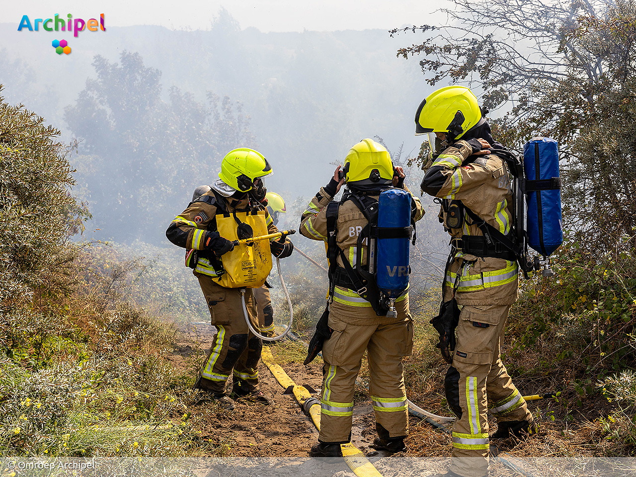 Foto behorende bij Natuurbrand in duingebied Ouddorp na grootschalige inzet onder controle