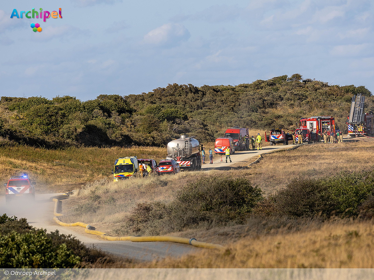 Foto behorende bij Natuurbrand in duingebied Ouddorp na grootschalige inzet onder controle
