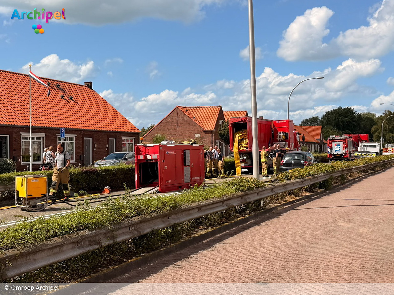 Foto behorende bij Natuurbrand Ouddorp opgeschaald naar GRIP 2, brandweerman gewond