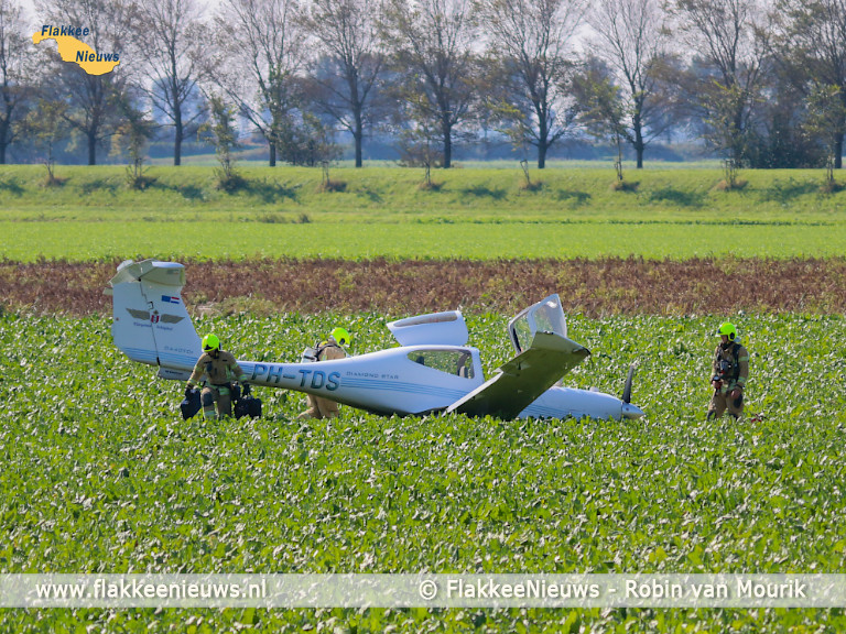 Foto behorende bij Sportvliegtuigje maakt noodlanding bij Den Bommel