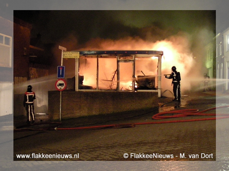 Foto behorende bij Speelgoedwinkel gaat in vlammen op (video)