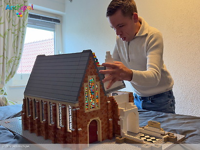 Visueel beperkte Brian opent bedrijf met inclusieve werkplekken