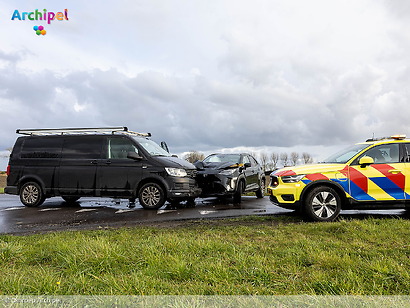 Forse schade en verwondingen na aanrijding Langeweg Ooltgensplaat