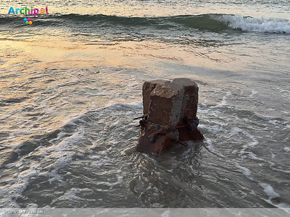 Delen Atlantikwall komen na 80 jaar weer tevoorschijn op strand van Ouddorp